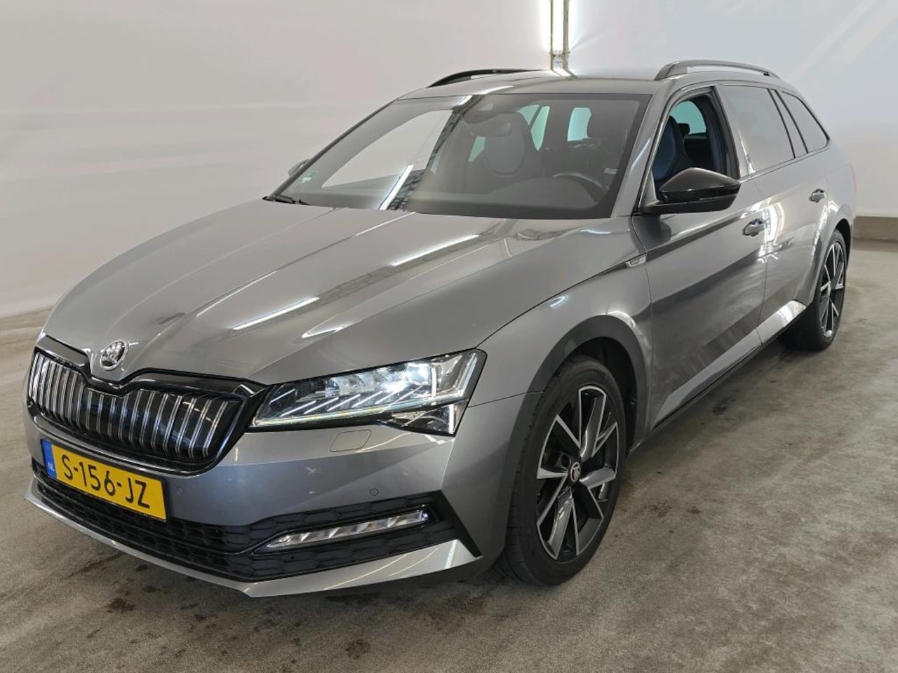 Skoda Superb Combi - 1.4 TSI iV Sportline Business 1.4 TSI iV Sportline Business - AutoWereld.nl