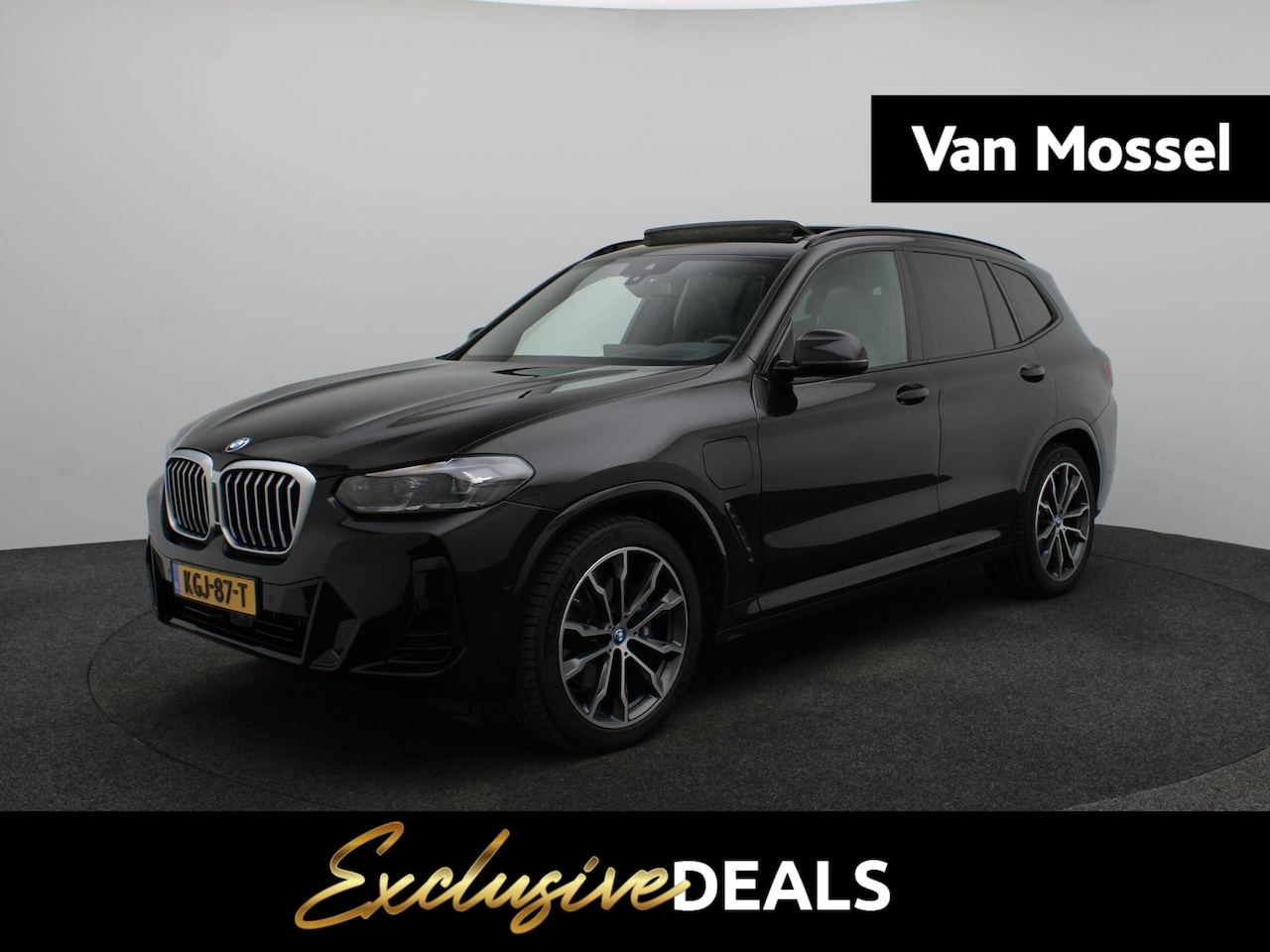 BMW X3 - xDrive30e High Executive Automaat | M-Sport plus Pack |Heads up display | All Season Bande - AutoWereld.nl