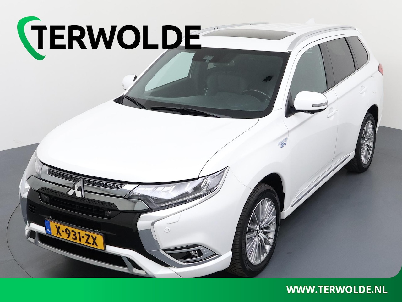 Mitsubishi Outlander - 2.4 PHEV Instyle | schuif-/kanteldak | Lederen Bekl. | Standkachel | Stoel- & Stuurverw. - AutoWereld.nl