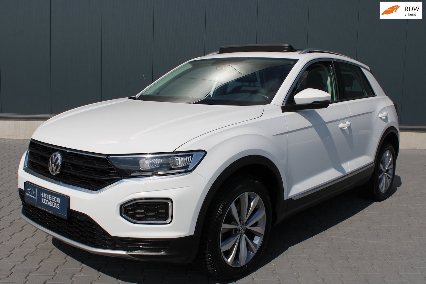 Volkswagen T-Roc - 1.5 TSI ACT SPORT & Style TREKHAAK SCHUIFDAK NAVIGATIE CRUISE - AutoWereld.nl