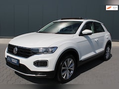 Volkswagen T-Roc - 1.5 TSI ACT SPORT & Style TREKHAAK SCHUIFDAK NAVIGATIE CRUISE