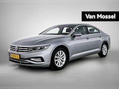 Volkswagen Passat - 1.5 TSI Business | ACHTERUITRIJCAMERA | APPLE CARPLAY - ANDROID AUTO | KEYLESS | VIRTUAL C