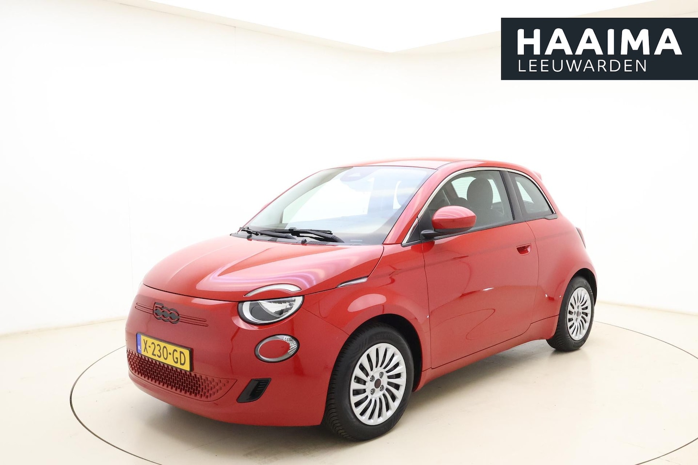 Fiat 500 - RED 24 kWh | Navigatie | Climate control | Weinig kilometers | Keyless start | Cruise cont - AutoWereld.nl