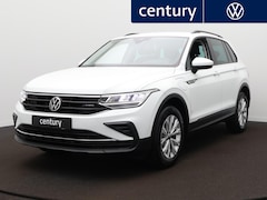 Volkswagen Tiguan - 1.4 TSI eHybrid Life Automaat - Trekhaak - ACC - Navigatie - LED - Camera - Achterklep ele