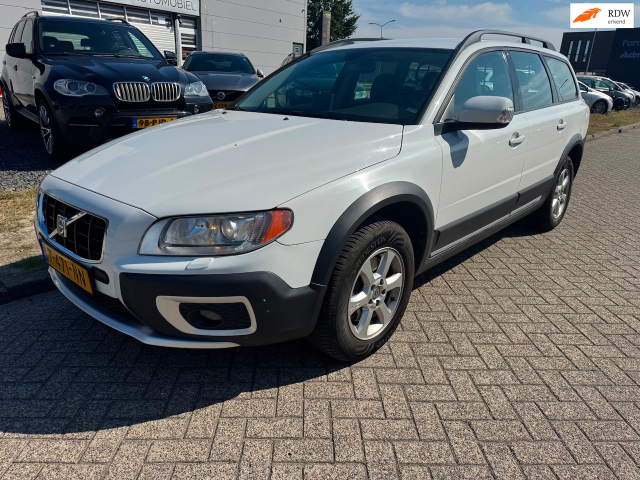 Volvo XC70 - 2.4 D5 Kinetic AWD Garantie - AutoWereld.nl