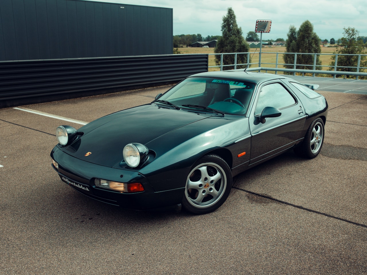 Porsche 928 - 5.4 GTS Coupé origineel NL geleverd- 1e eigenaar - AutoWereld.nl