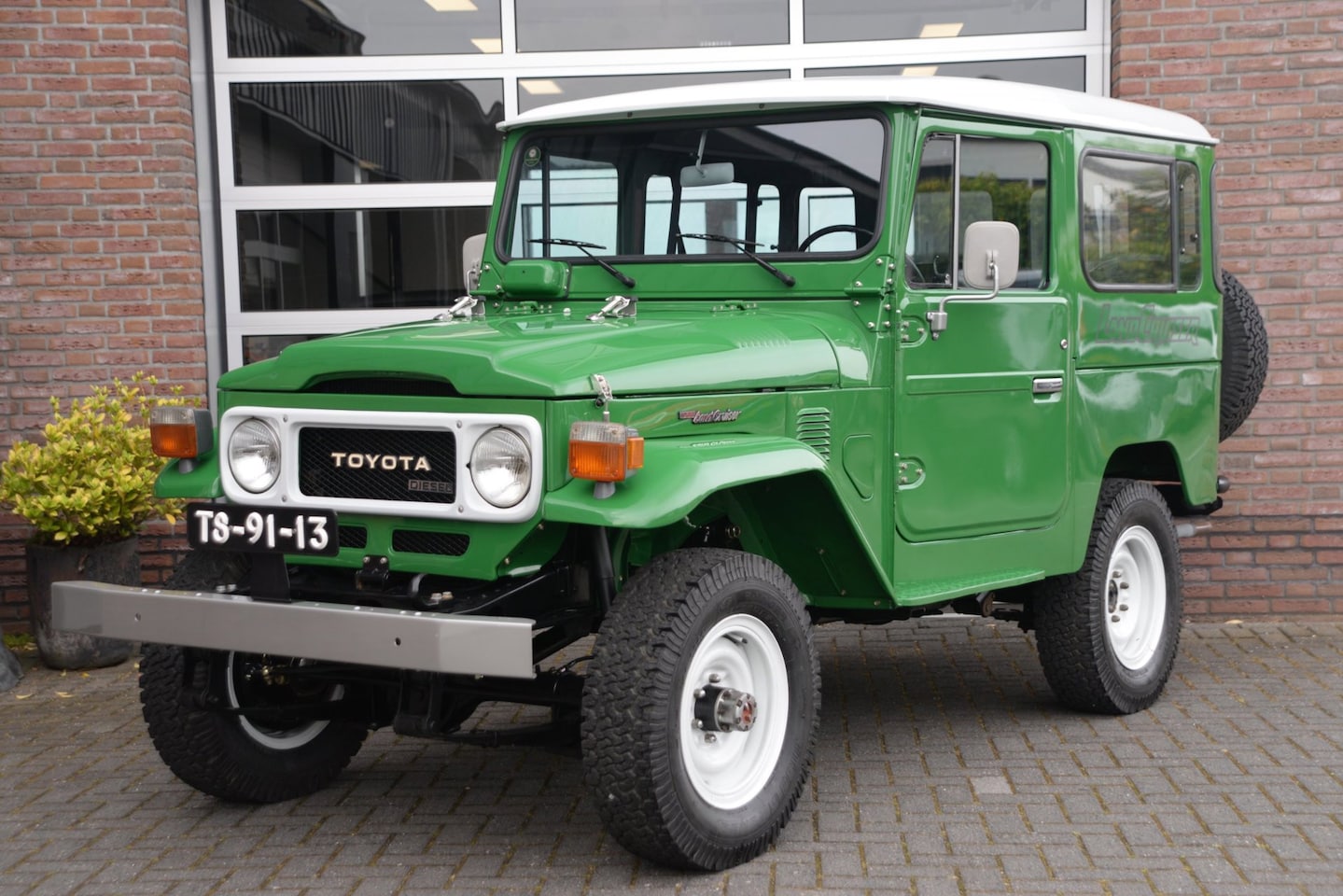 Toyota Land Cruiser - BJ40 | Hardtop Diesel | Fully Restored | - AutoWereld.nl