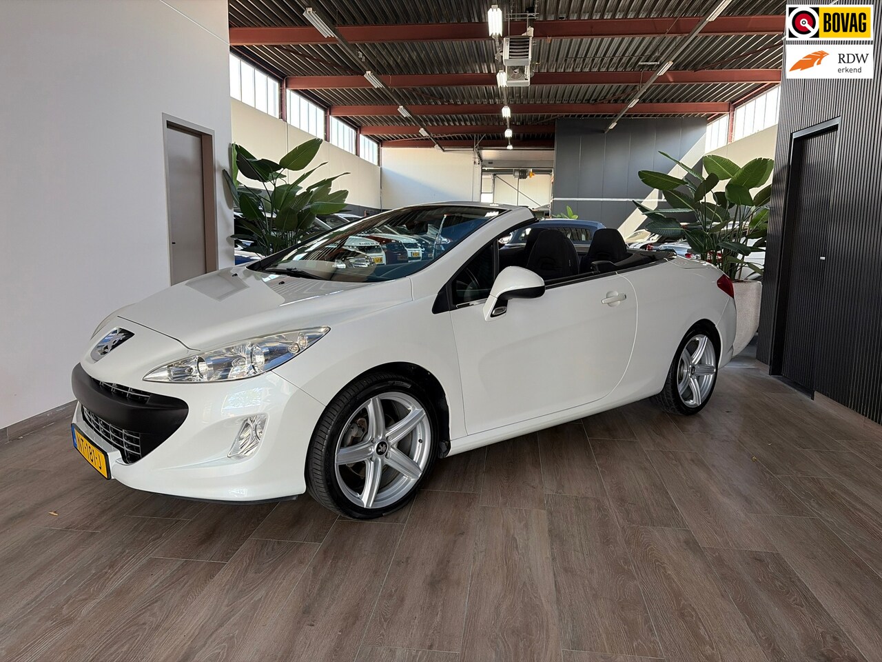 Peugeot 308 CC - 1.6 VTi Sport 1.6 VTi Sport, zeer nette staat en mooie KM-stand. - AutoWereld.nl