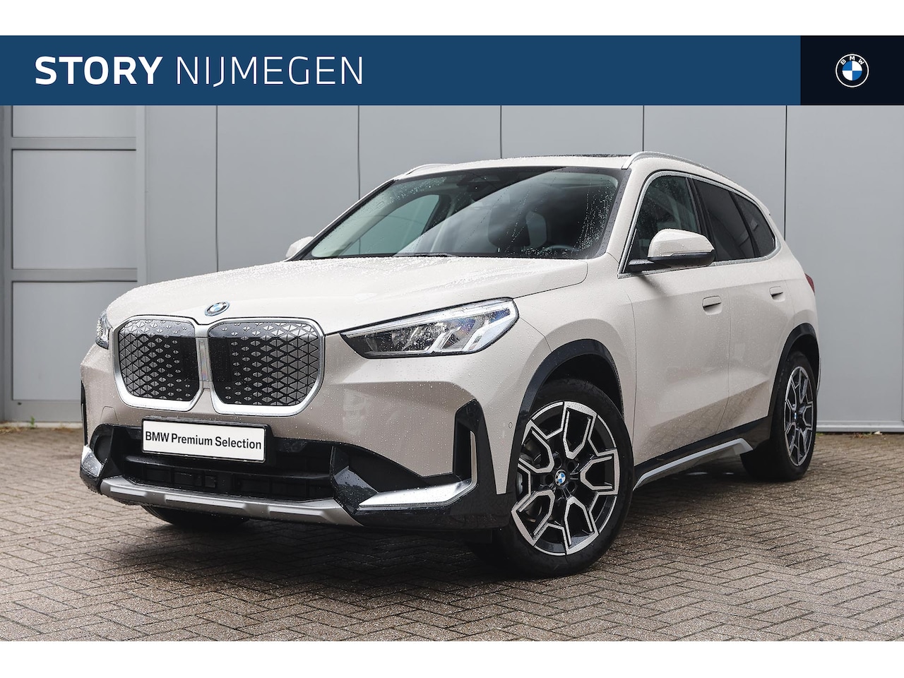 BMW iX1 - eDrive20 xLine / Trekhaak / Panoramadak / Stoelverwarming / Stuurverwarming / Driving Assi - AutoWereld.nl