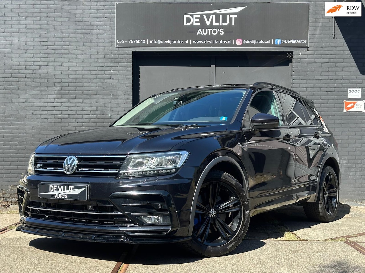 Volkswagen Tiguan - 2.0 TSI 230PK 4M R-Line DSG | Pano | Dynaudio | Standkachel | LED | Trekhaak | - AutoWereld.nl