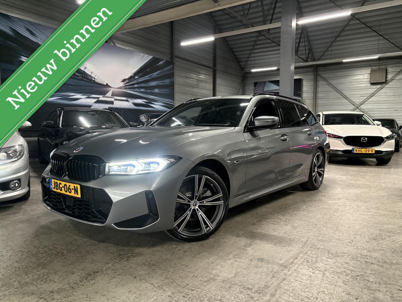 BMW 3-serie Touring - 330e xDrive|M-Sport Shadow|Pano|HUD|Leder - AutoWereld.nl