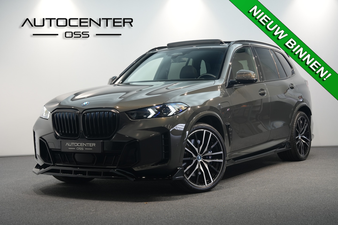 BMW X5 - xDrive50e M-Sport | VOL OPTIE | B&W | SkyLounge | Pano | Soft Close | Trekhaak | BTW - AutoWereld.nl