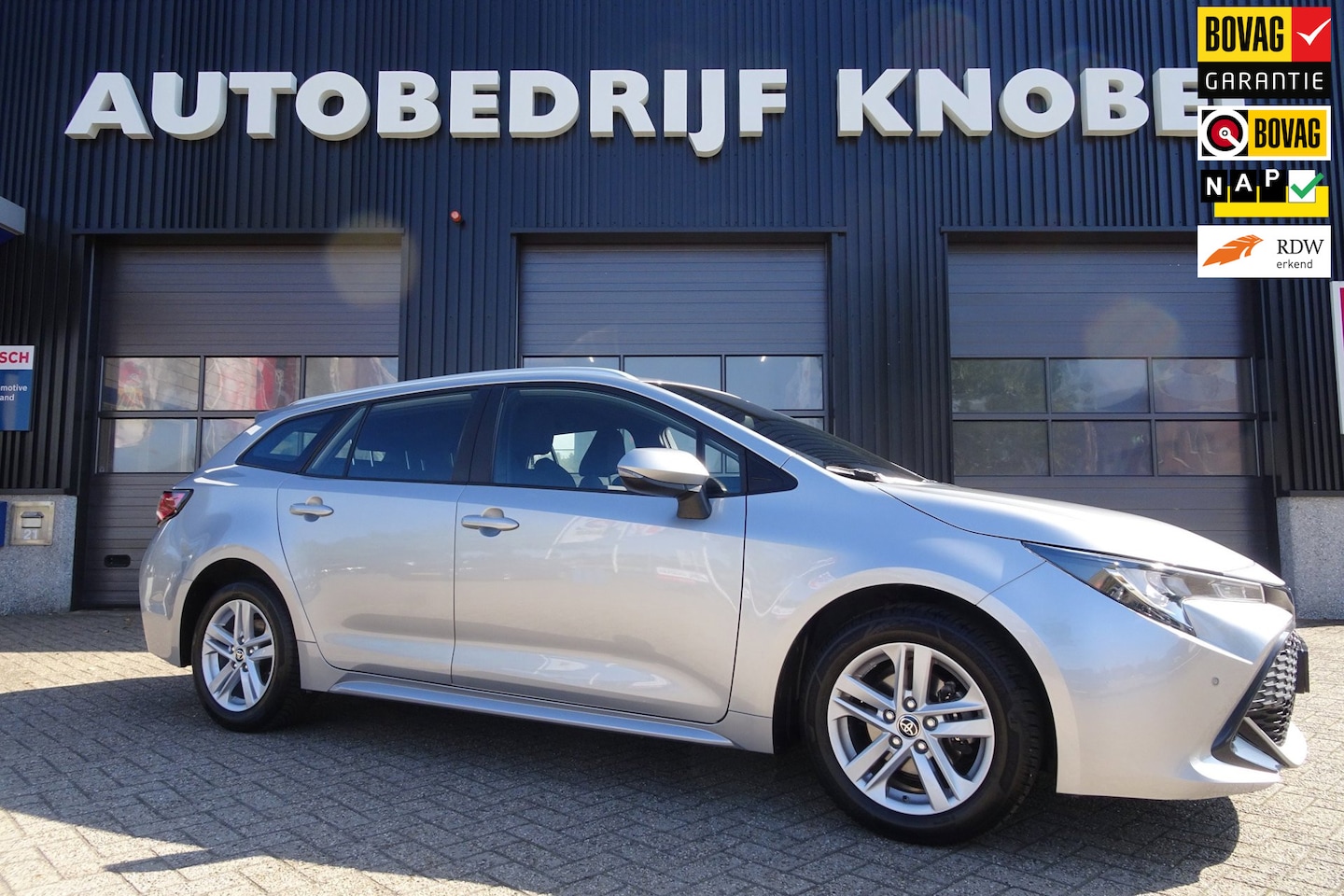 Toyota Corolla Touring Sports - 1.8 Hybrid Active 1.8 Hybrid Active, NL AUTO, NAVI, CARPLAY, ANDROIDAUTO, CAMERA, DEALER ONDERHOUDEN - AutoWereld.nl