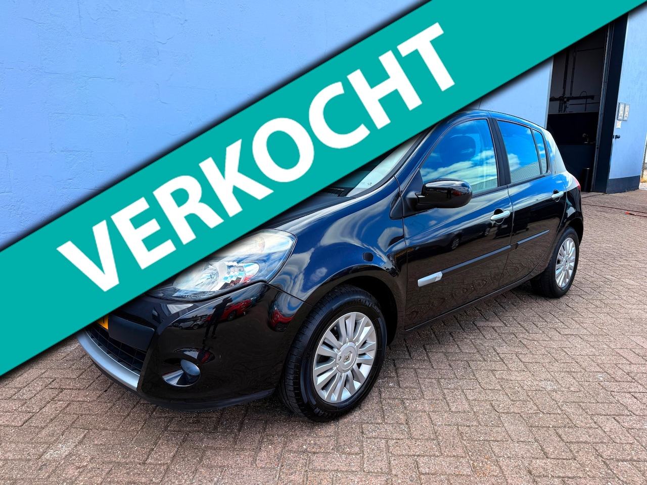 Renault Clio - 1.2 Collection 5-Deurs - Airco - LMV - AutoWereld.nl