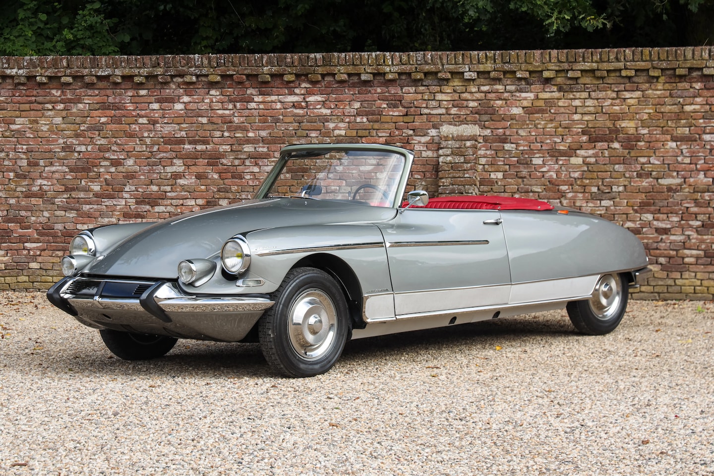 Citroën DS - DS19 "Le Caddy" Cabriolet - "€53.000,- recently invested" Original Chapron Le Caddy - Come - AutoWereld.nl