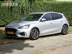 Ford Focus - 1.0 125pk ST-Line met B&O, Camera en WinterPack