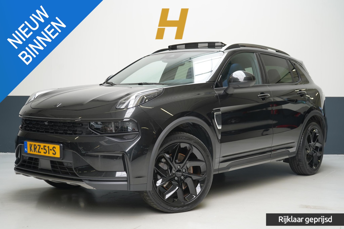 Lynk & Co 01 - 1.5 | Zwart optiek | 360 camera | Panoramadak | Navigatie | Memory | Apple CarPlay - AutoWereld.nl