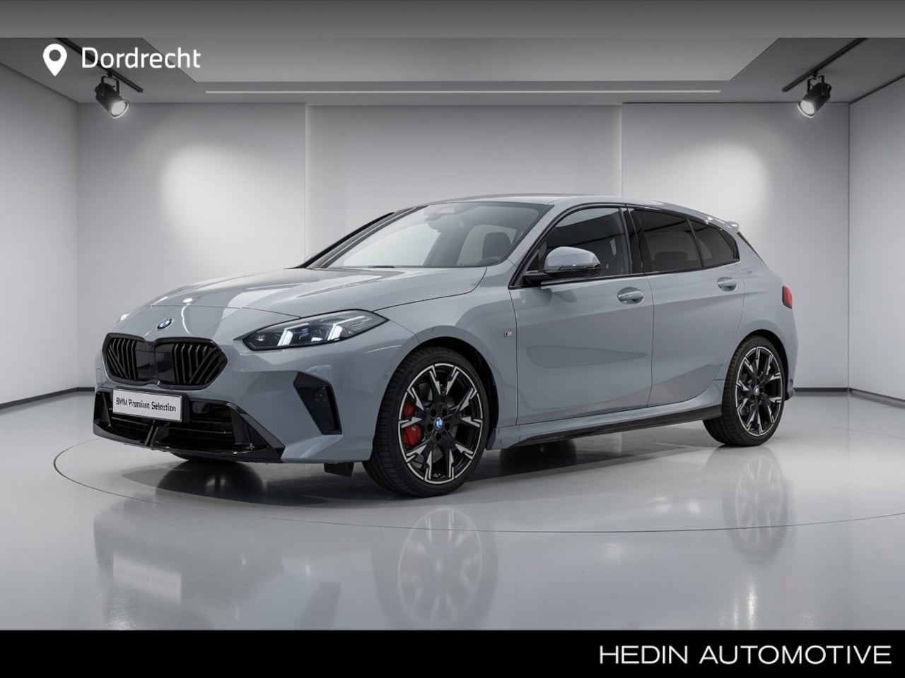 BMW 1-serie - 120 M-Sport Pro | 19" | Camera | Stoelverwarming | Privacy Glass - AutoWereld.nl