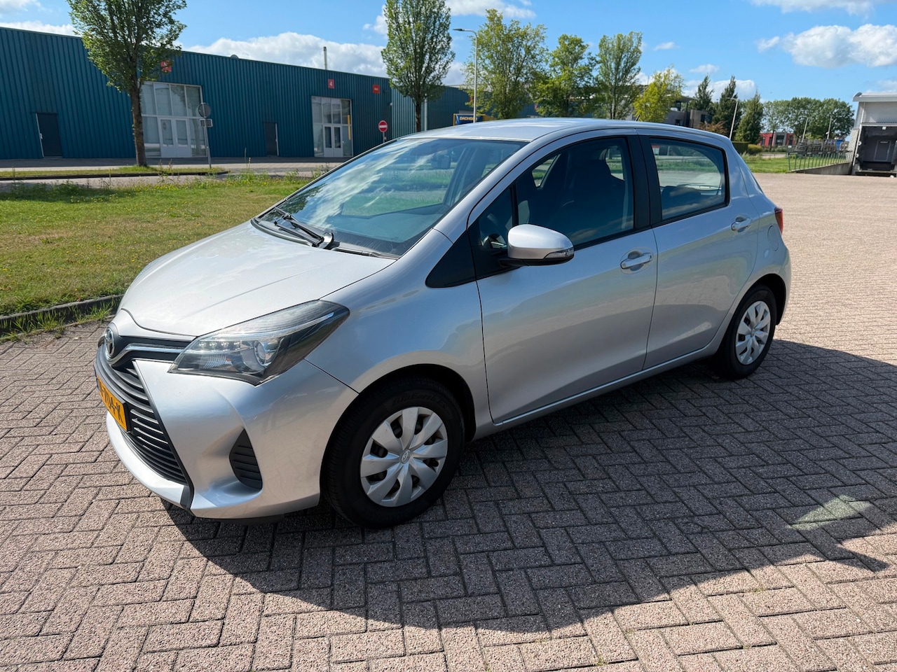 Toyota Yaris - 1.3 VVT-i Now 1.3 VVT-i Now - AutoWereld.nl