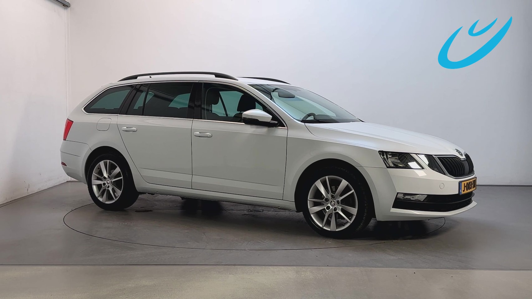 Skoda Octavia Combi - 1.5 TSI 150pk DSG Greentech Business Edition Leder-Stof Trekhaak Stoelverwarming Navigatie - AutoWereld.nl
