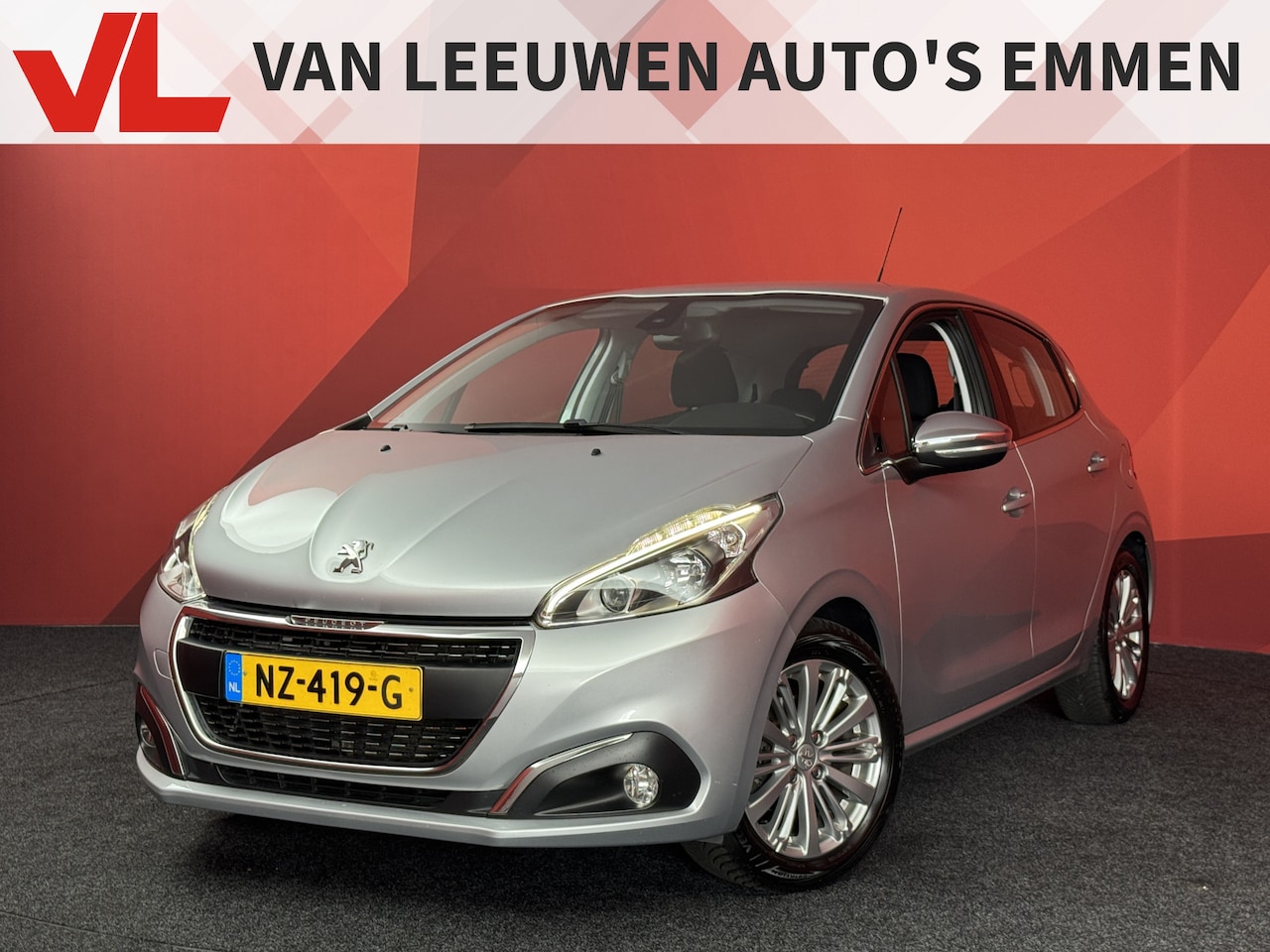 Peugeot 208 - 1.2 PureTech Blue Lease Executive | Navigatie | Climate Control | APK 02-06-2027 - AutoWereld.nl