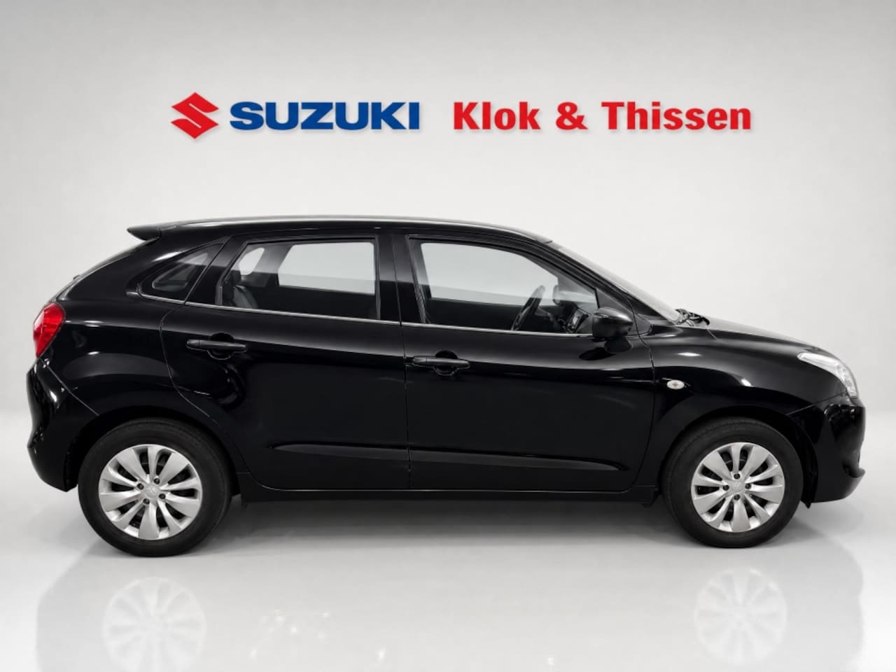 Suzuki Baleno - weinig KM's Airco 1.2 Comfort door ons nieuw geleverd Trekhaak Achterklepspoiler - AutoWereld.nl
