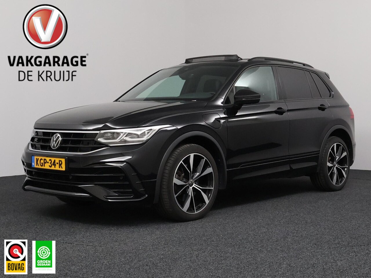 Volkswagen Tiguan - 1.4 TSI eHybrid R-Line Business+ | Trekhaak | Panoramadak | ACC | IQ Light! - AutoWereld.nl