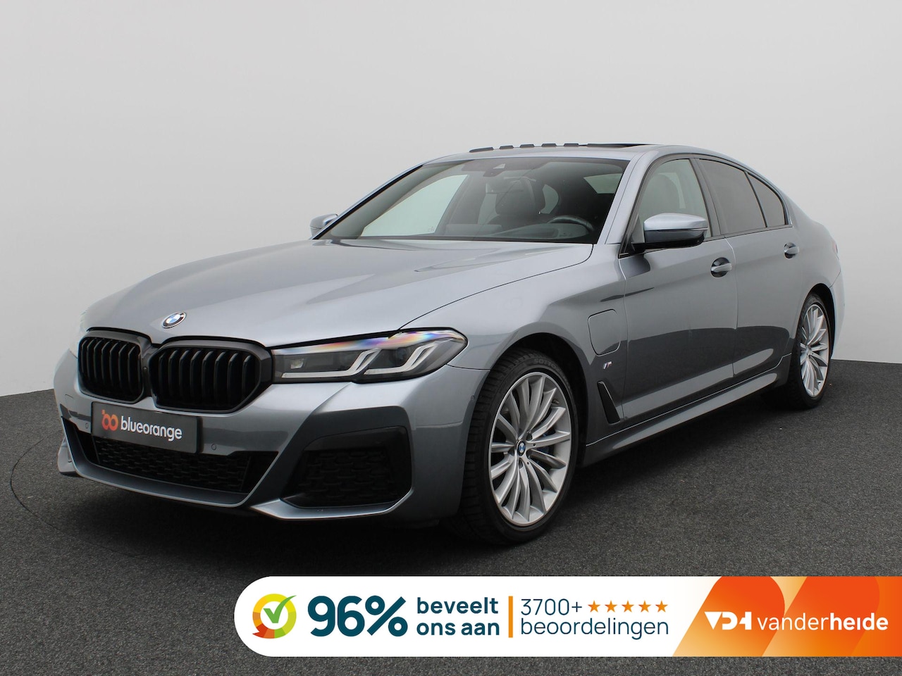 BMW 5-serie - 545e xDrive High Executive 394PK Aut. M-Sport, Pano-Schuifdak, SOH 90%, M-Sport, Head-Up D - AutoWereld.nl