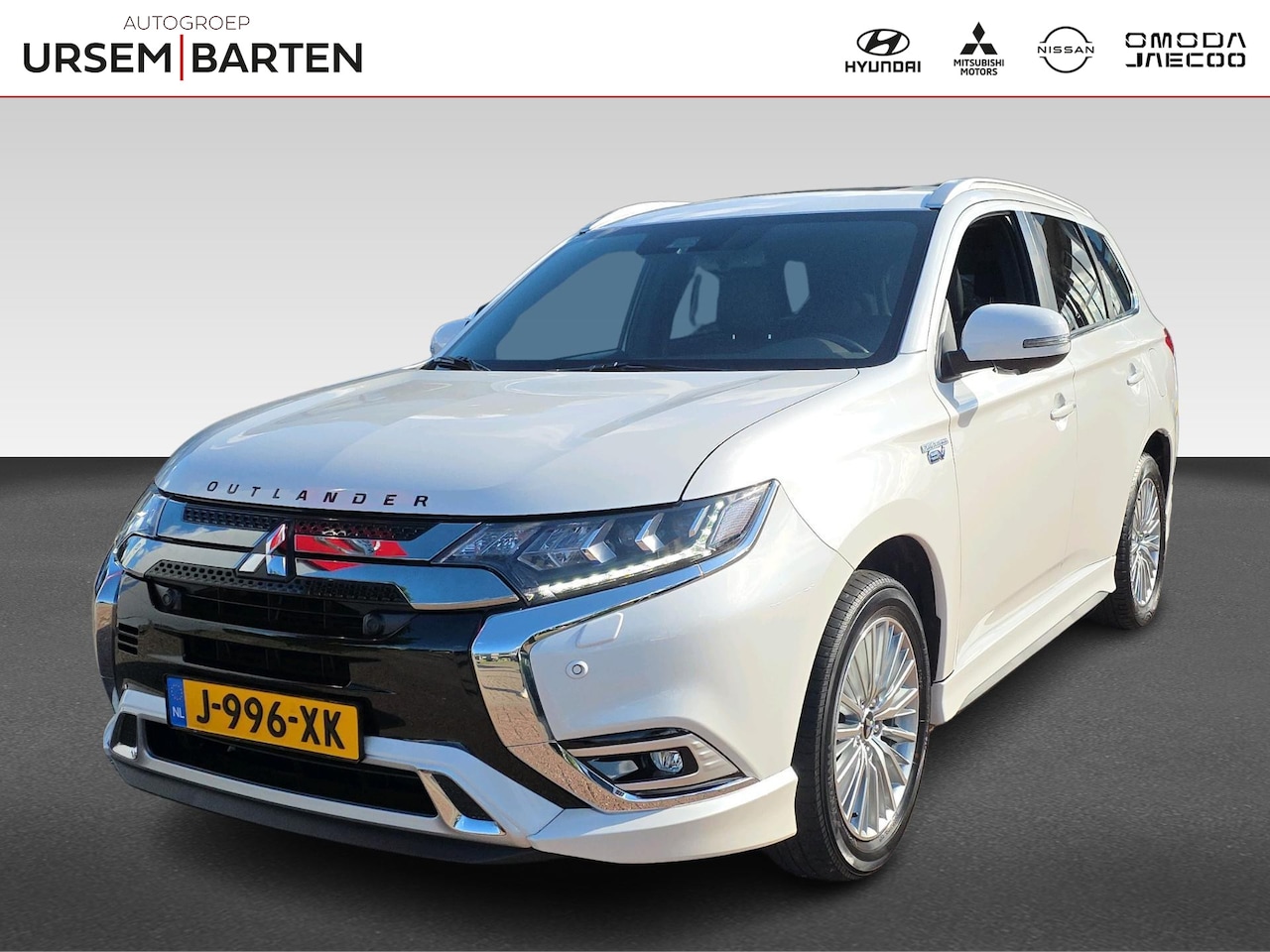 Mitsubishi Outlander - 2.4 PHEV Instyle+ 2.4 PHEV Instyle - AutoWereld.nl