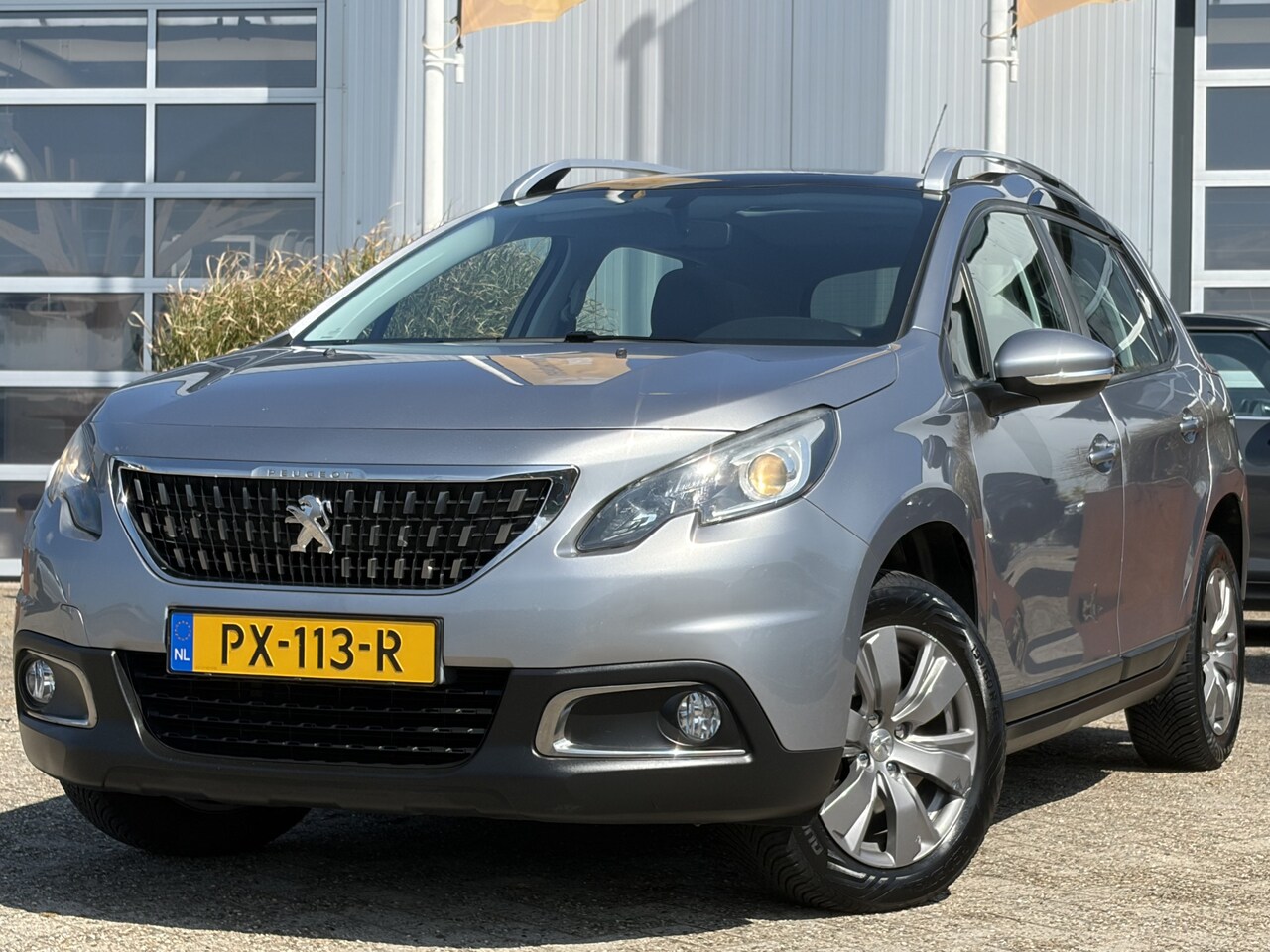 Peugeot 2008 - 1.2 PureTech Blue Lion 110pk | Apple Carplay/Android Auto | Cruise control | Dab | Navigat - AutoWereld.nl
