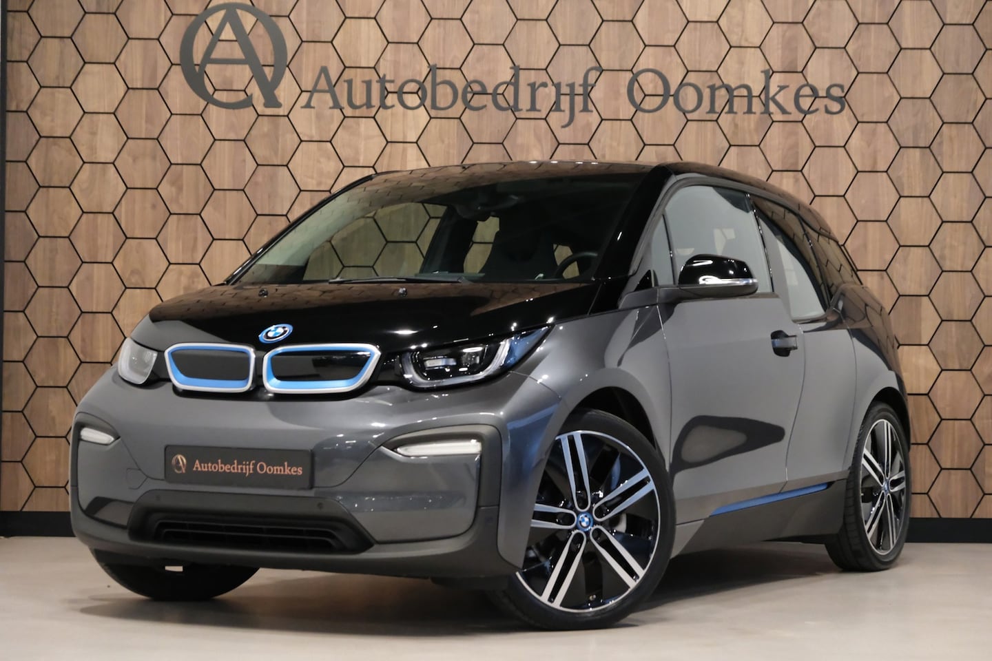 BMW i3 - Executive Edition 120Ah 42 kWh |85.583km| Navi/Camera/Stoelverwarming NIEUWSTAAT - AutoWereld.nl