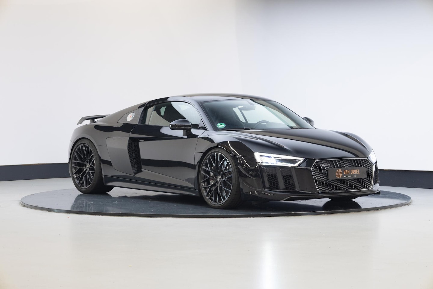 Audi R8 - 5.2 FSI quattro Plus | Keramische remmen | Mat Carbon | Schaalstoelen | Capristo | B&O | - AutoWereld.nl
