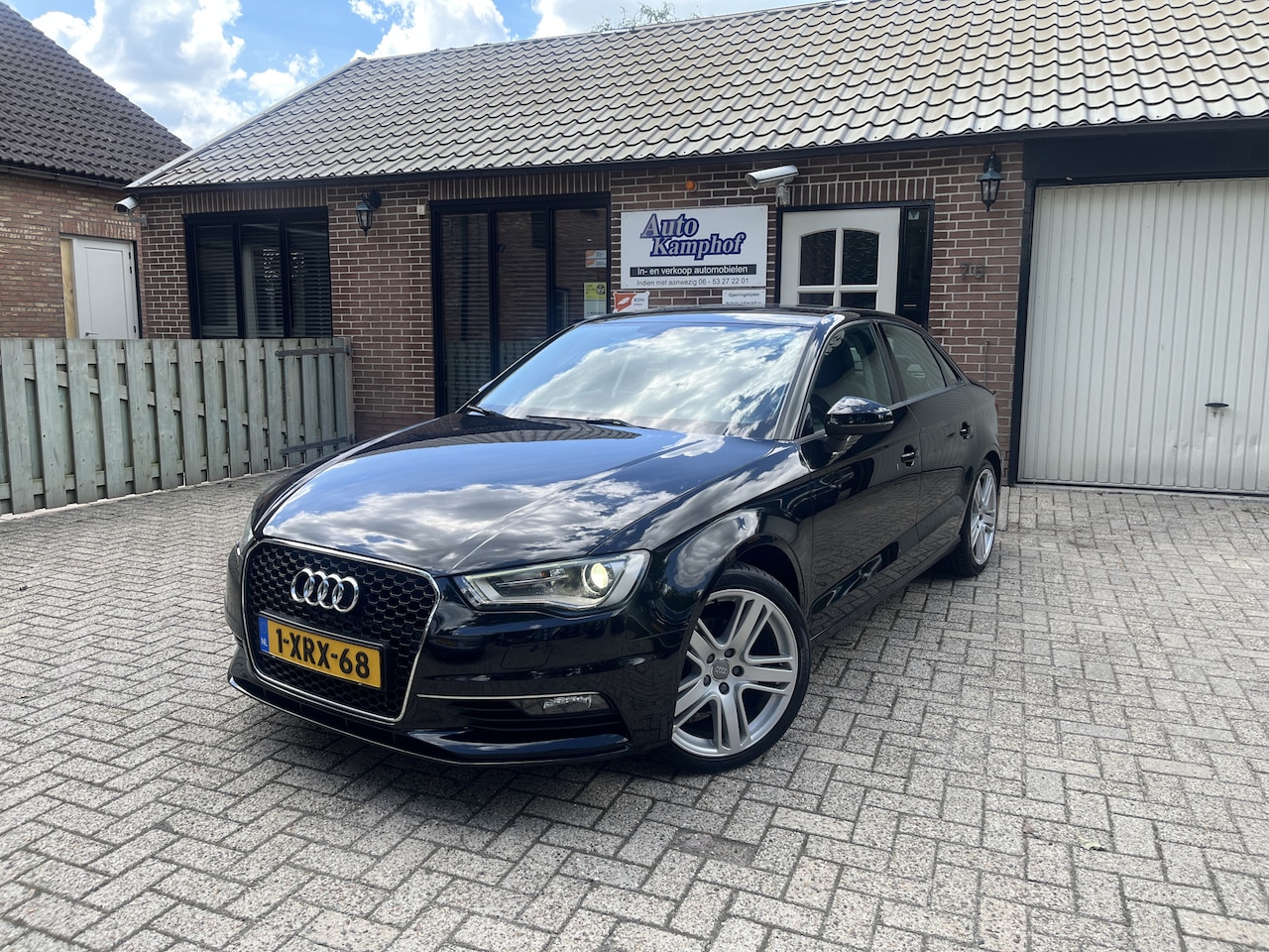 Audi A3 Limousine - 1.4 TFSI CoD Ambition Pro Line Plus Xenon Trekhaak - AutoWereld.nl