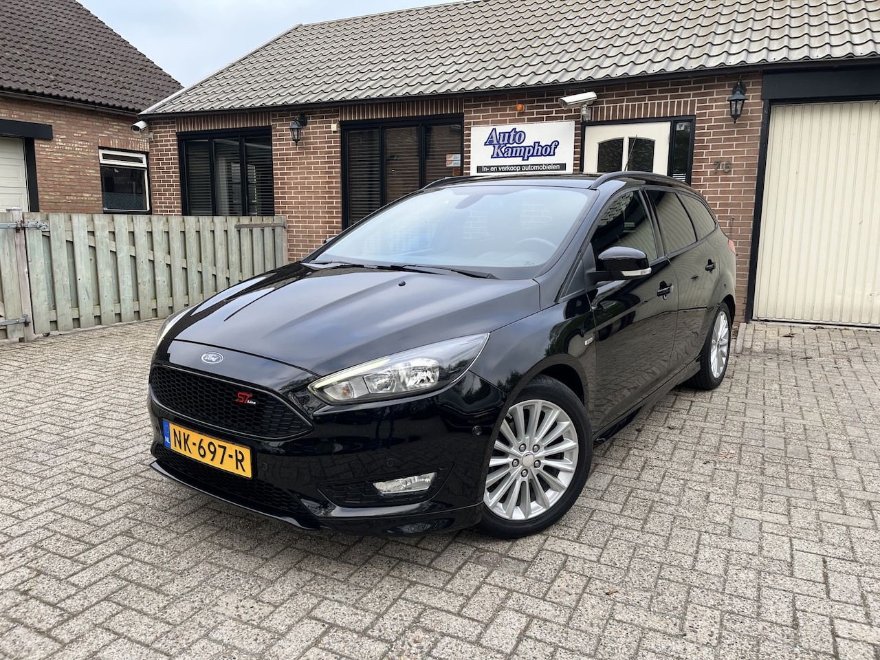 Ford Focus Wagon - 1.0 ST-Line Navigatie Nieuwe A.P.K. - AutoWereld.nl