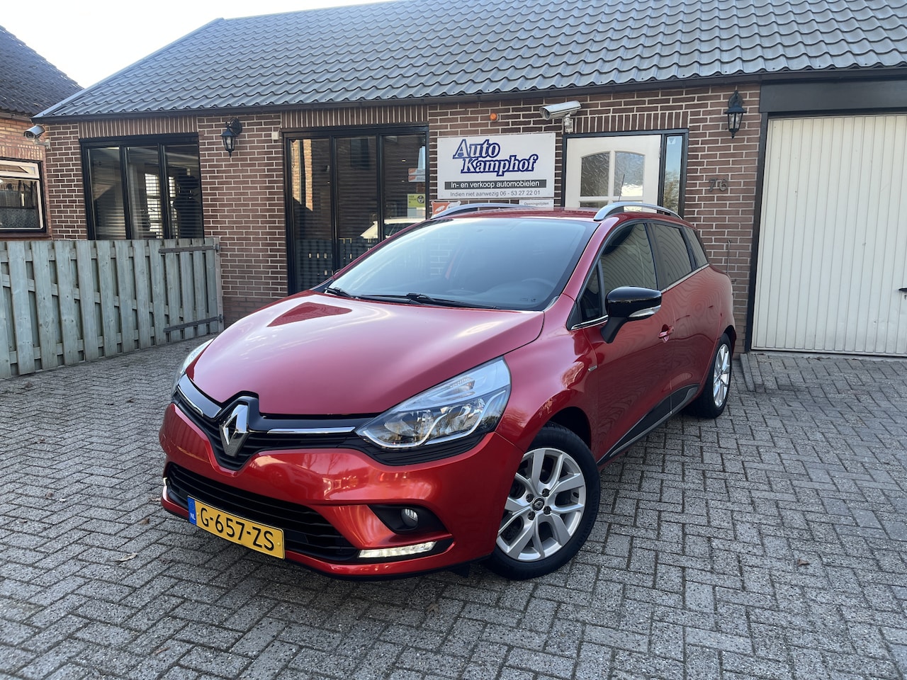 Renault Clio Estate - 0.9 TCe Limited Trekhaak - AutoWereld.nl