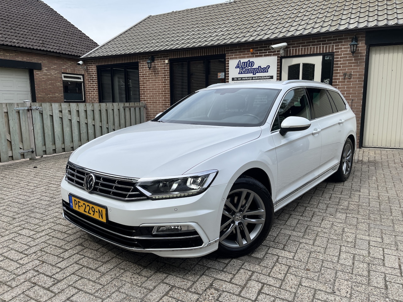 Volkswagen Passat Variant - 1.4 TSI ACT Highline Business R Trekhaak Virtual cockpit - AutoWereld.nl