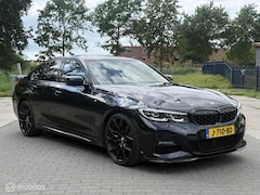 BMW 3-serie - 318i High Executive Edition