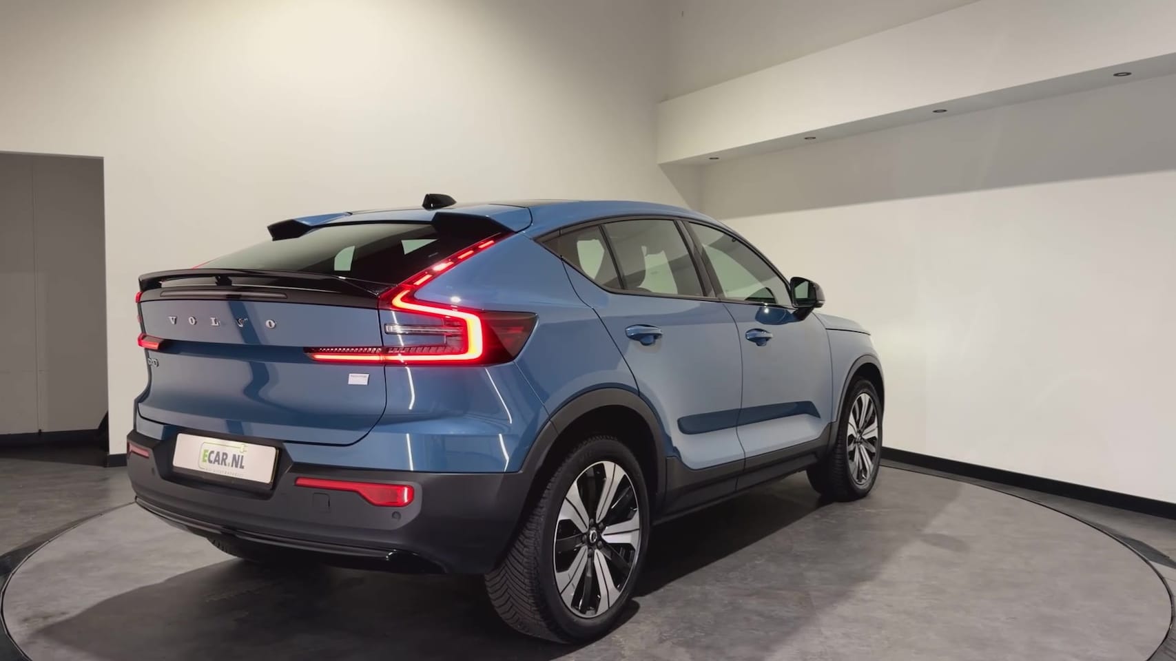 Volvo C40 - Recharge Plus 69 kWh | Adaptief Cruise Control | Keyless | Voorstoelen verwarmd - AutoWereld.nl