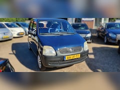 Opel Agila - 1.0-12V Sportschool nodig (geen stuurbekrachtiging) en asbak aanwezig. Meeneemprijs.