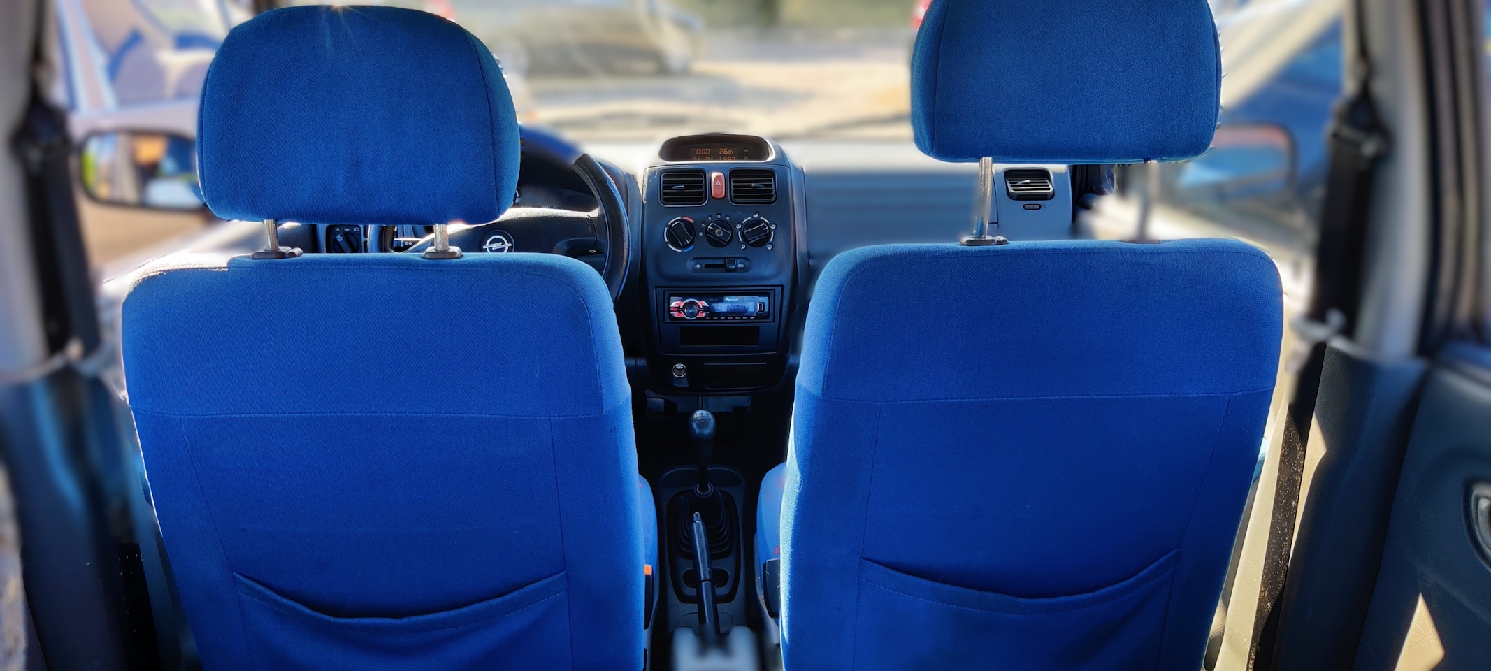 Opel Agila - 1.0-12V Sportschool nodig (geen stuurbekrachtiging) en asbak aanwezig. Meeneemprijs.