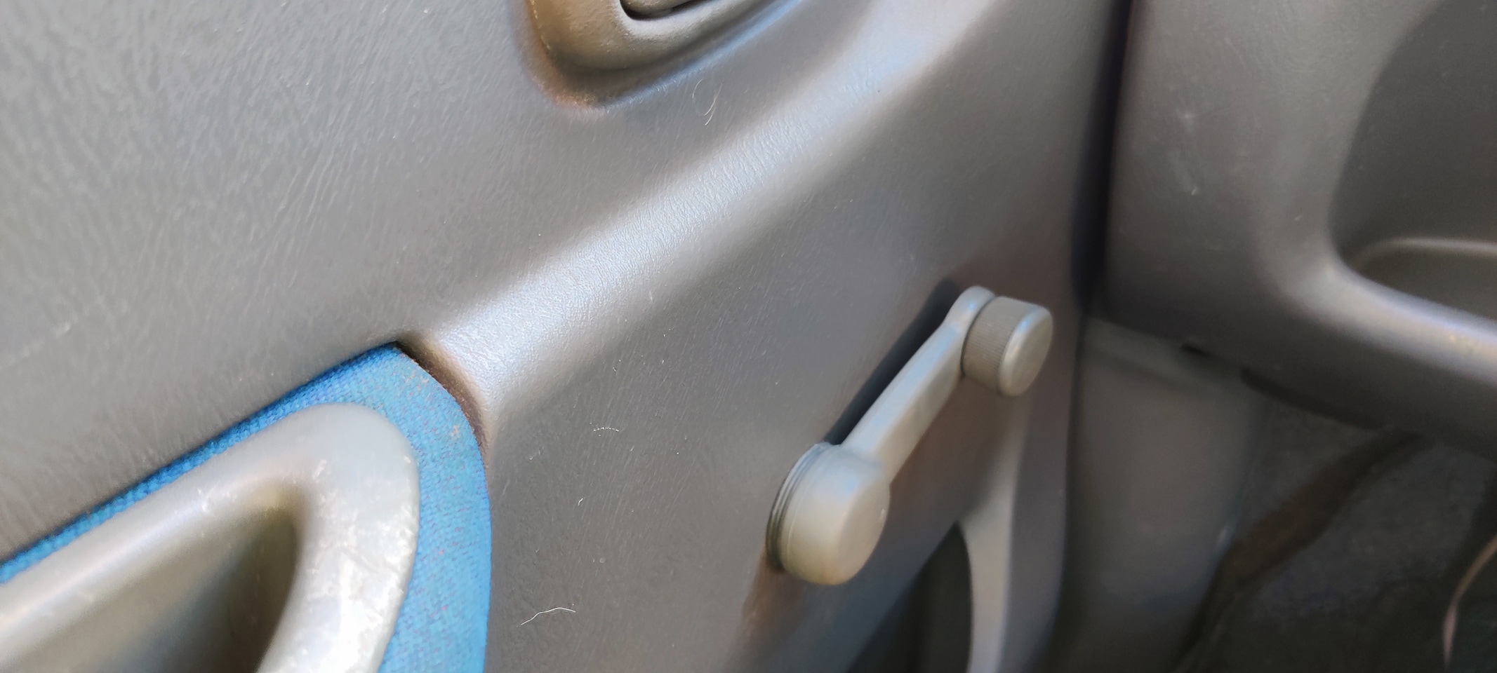 Opel Agila - 1.0-12V Sportschool nodig (geen stuurbekrachtiging) en asbak aanwezig. Meeneemprijs.