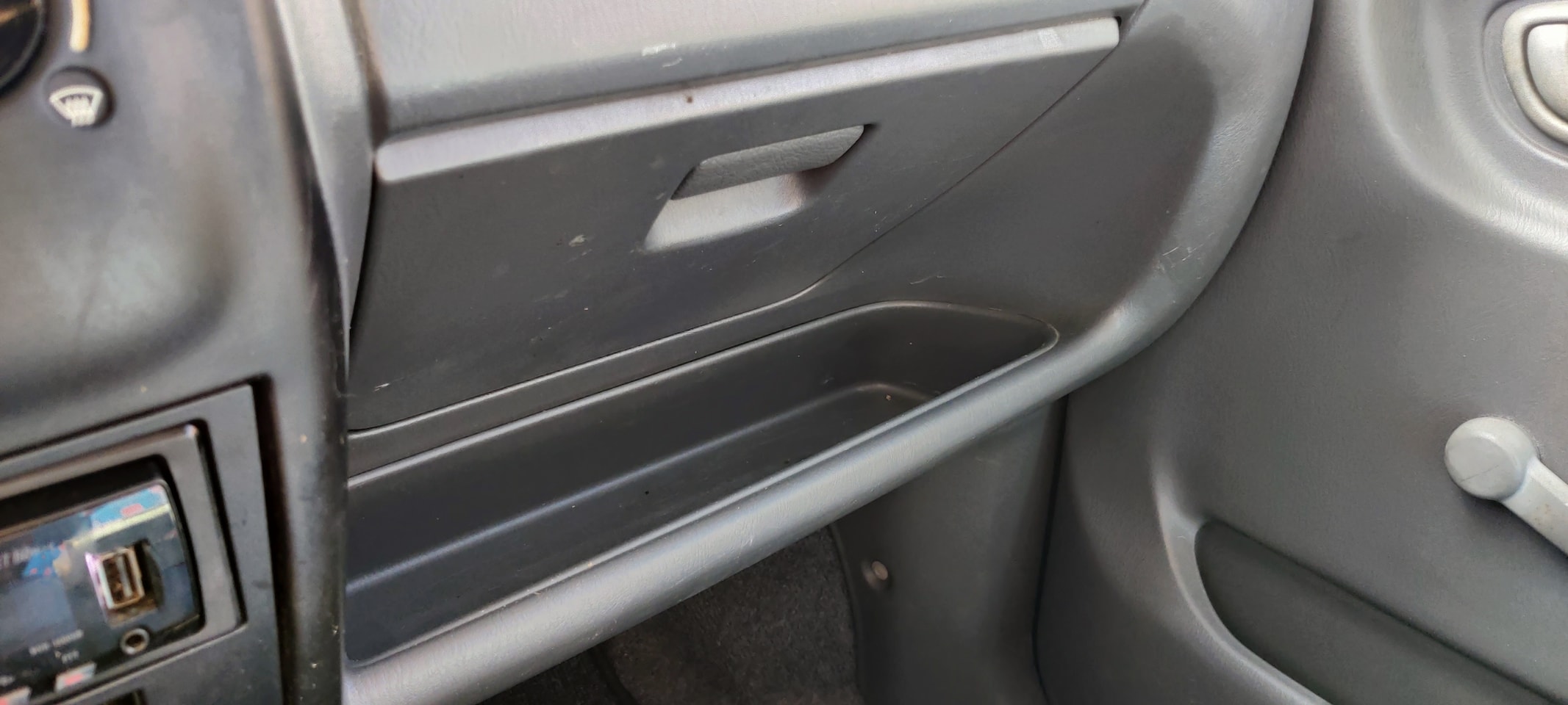 Opel Agila - 1.0-12V Sportschool nodig (geen stuurbekrachtiging) en asbak aanwezig. Meeneemprijs.