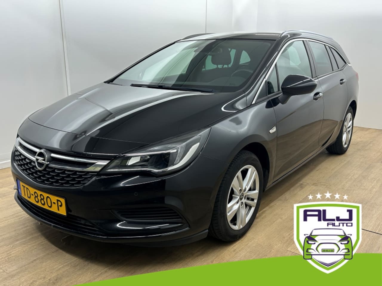 Opel Astra - Occasion 1.0 Business+ | Zwart | Tweedehands Opel Astra | Airco | Cruisecontrol | Bluetoot - AutoWereld.nl