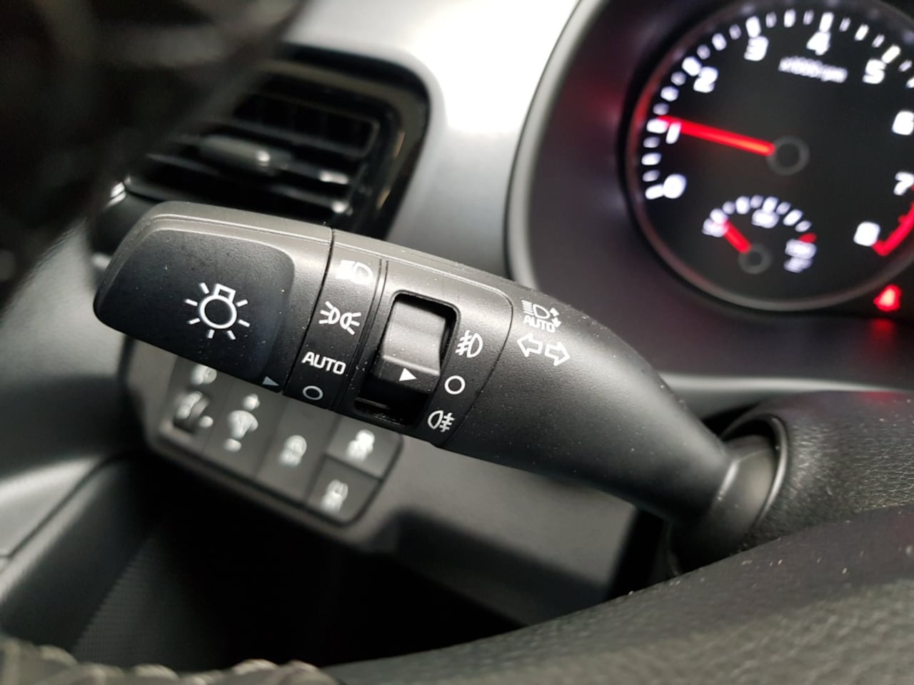 Kia Stonic - MHEV DynamicPlusLine 100PK
