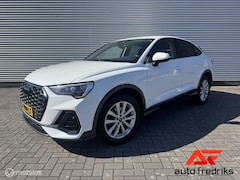 Audi Q3 - 35 TFSI S edition | Stoelverwarming | Navigatie |