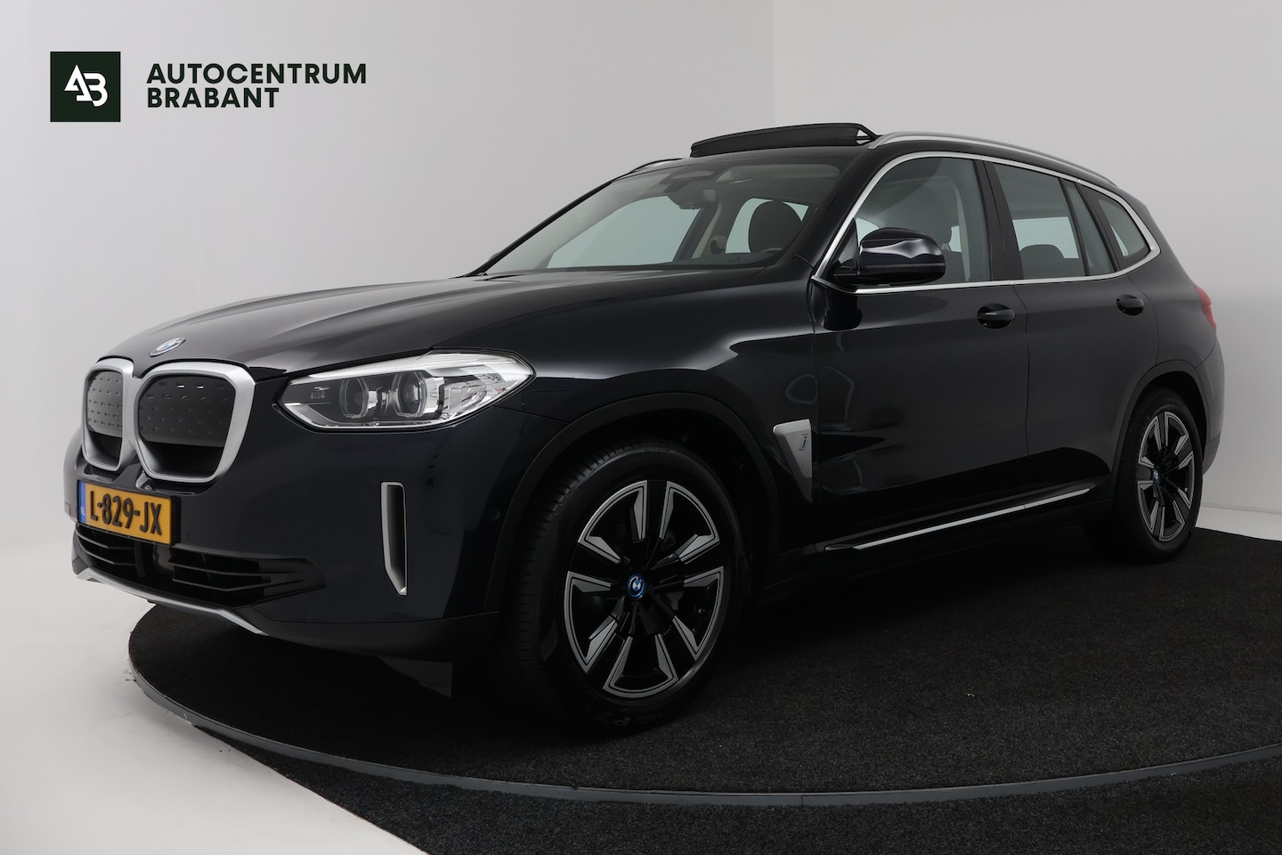 BMW iX3 - Executive 80 kWh (PANORAMADAK, CAMERA, STOELVERWARMING, CRUISE ADAPTIEF, SFEERVERLICHTING) - AutoWereld.nl