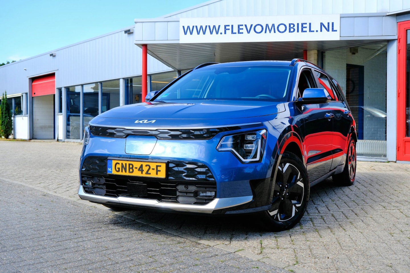Kia Niro EV - ExecutiveLine 64.8 kWh Aut. Leder|1e Eig|Pano|Navi|Cam|HUD|CarPlay|LMV - AutoWereld.nl