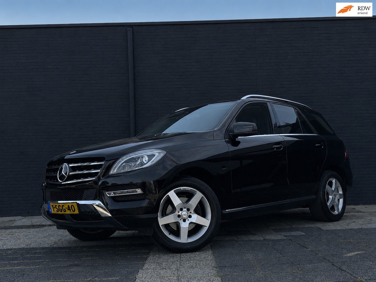 Mercedes-Benz M-klasse - 350 BlueTEC | Pano | Trekhaak | Camera | Stoelverwarming - AutoWereld.nl