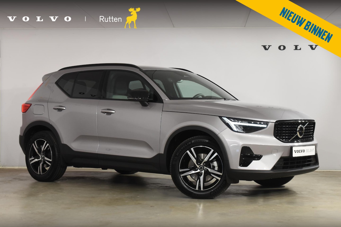 Volvo XC40 - B4 211PK Automaat Plus Dark / Adaptive Cruise control / Extra getint glas / Harman Kardon - AutoWereld.nl