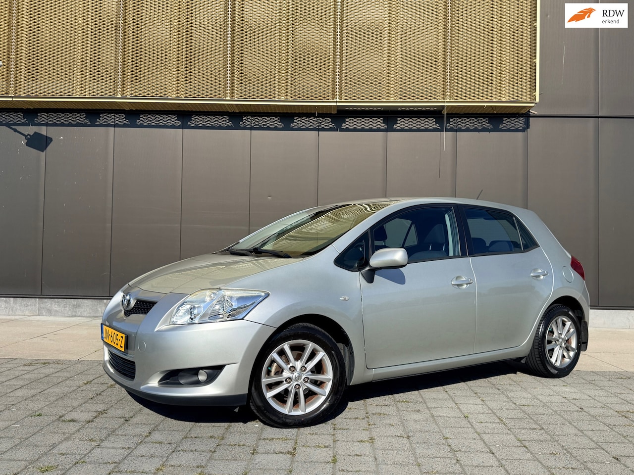 Toyota Auris - 1.6-16V Sol | Airco | Mulifunct stuur | Elektr ramen | 5 - deurs | winterbandset - AutoWereld.nl